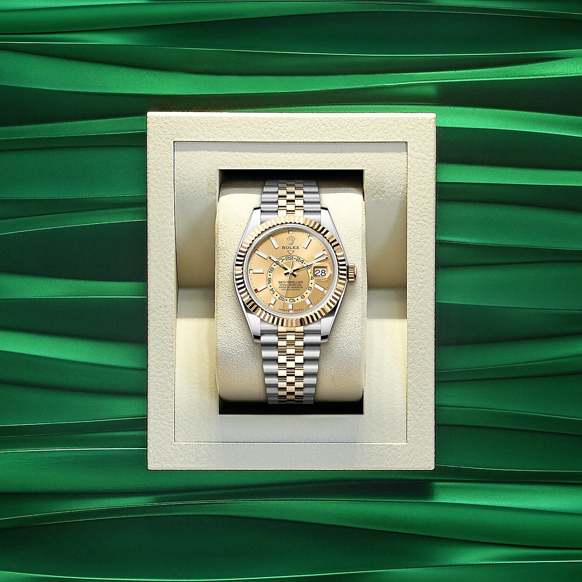 Sky-Dweller, 40.8mm, Oystersteel and 18k Yellow Gold, Champagne, Jubilee,Ref# 336933-0002